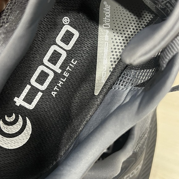 Topo Fli-Lyte 6 Mens Sz 7.5 Shoes Gray Black Road Race Running Trainer 3mm Drop - Picture 8 of 9